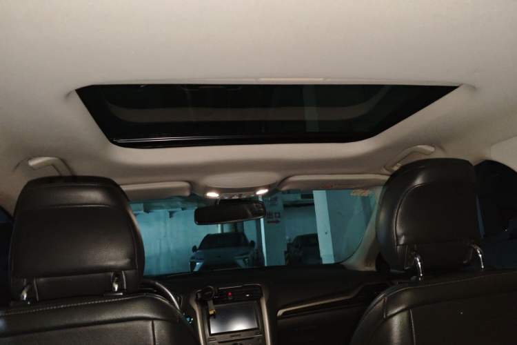 Used Ford Mondeo 2013 2.0L GTDi 200 Luxury Model Headliner