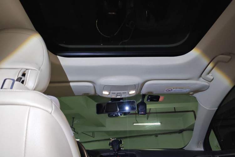 Used Ford Mondeo 2013 2.0L GTDi 200 Luxury Model Headliner