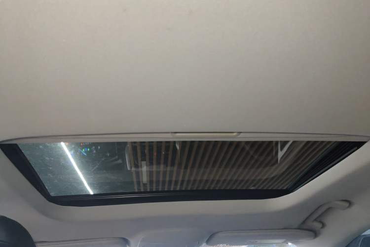Used Ford Mondeo 2013 2.0L GTDi 200 Luxury Model Headliner