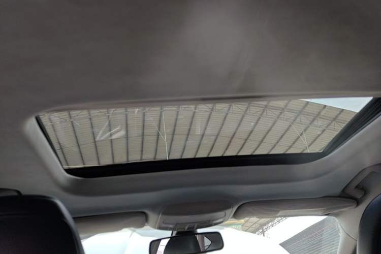 Used Ford Mondeo 2013 2.0L GTDi 200 Luxury Model Headliner