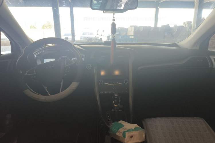 Used Ford Mondeo 2013 2.0L GTDi 200 Luxury Model Headliner