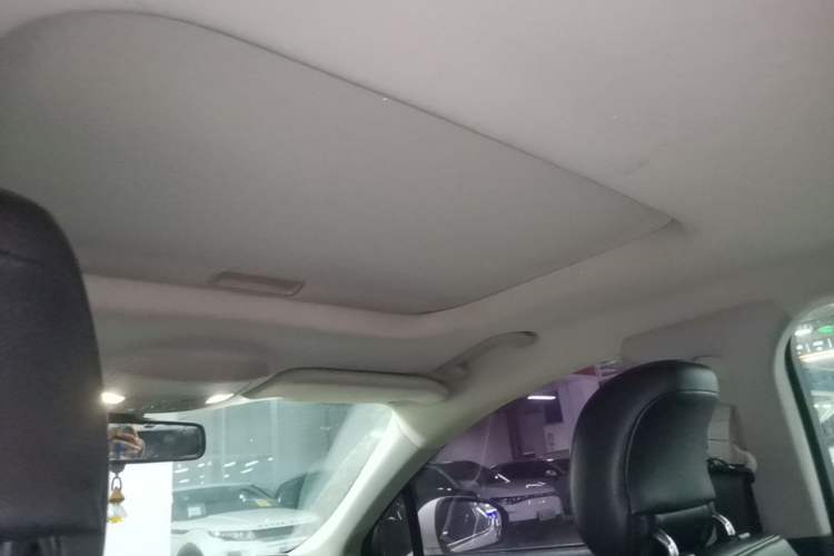 Used Ford Mondeo 2013 2.0L GTDi 200 Luxury Model Headliner