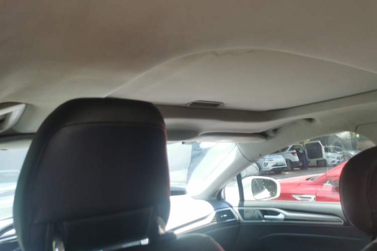 Used Ford Mondeo 2013 2.0L GTDi 200 Luxury Model Headliner