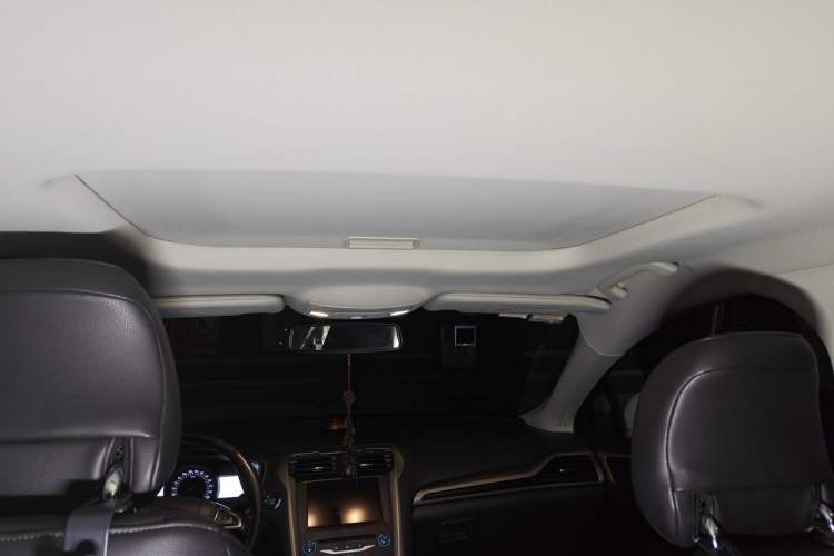 Used Ford Mondeo 2013 2.0L GTDi 200 Luxury Model Headliner