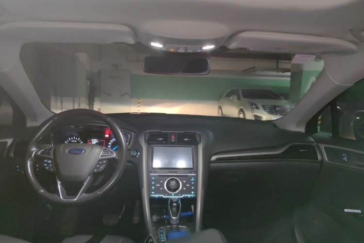 Used Ford Mondeo 2013 2.0L GTDi 200 Fashion Edition Headliner