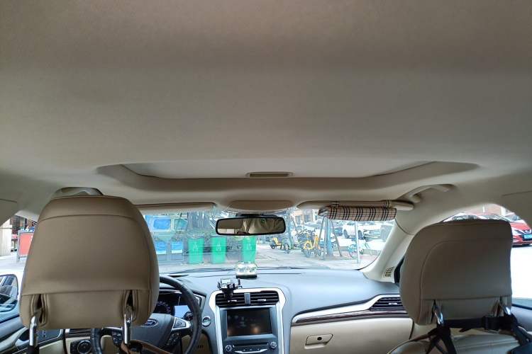 Used Ford Mondeo 2013 2.0L GTDi 200 Luxury Model Headliner