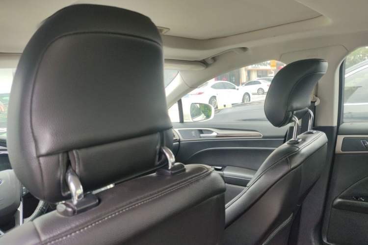 Used Ford Mondeo 2013 2.0L GTDi 200 Fashion Edition Headliner
