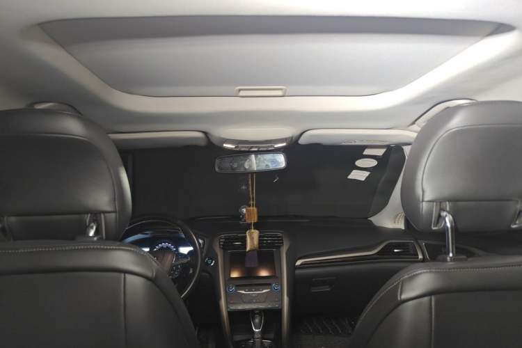Used Ford Mondeo 2013 2.0L GTDi 200 Luxury Model Headliner
