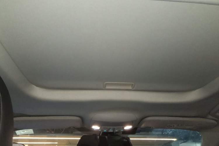 Used Ford Mondeo 2013 2.0L GTDi 200 Luxury Model Headliner