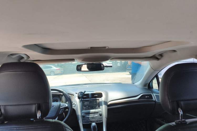 Used Ford Mondeo 2013 2.0L GTDi 200 Luxury Model Headliner