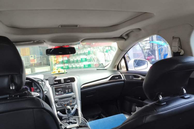 Used Ford Mondeo 2013 2.0L GTDi 200 Luxury Model Headliner