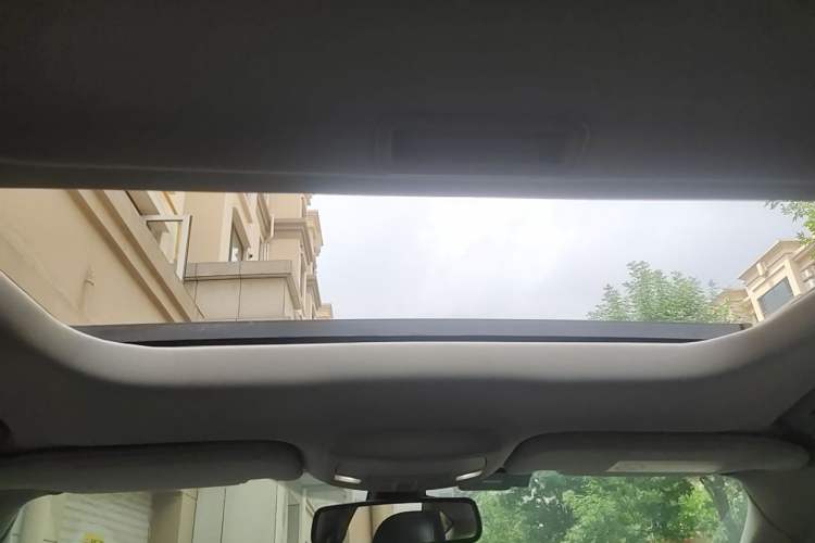 Used Ford Mondeo 2013 2.0L GTDi 200 Luxury Model Headliner