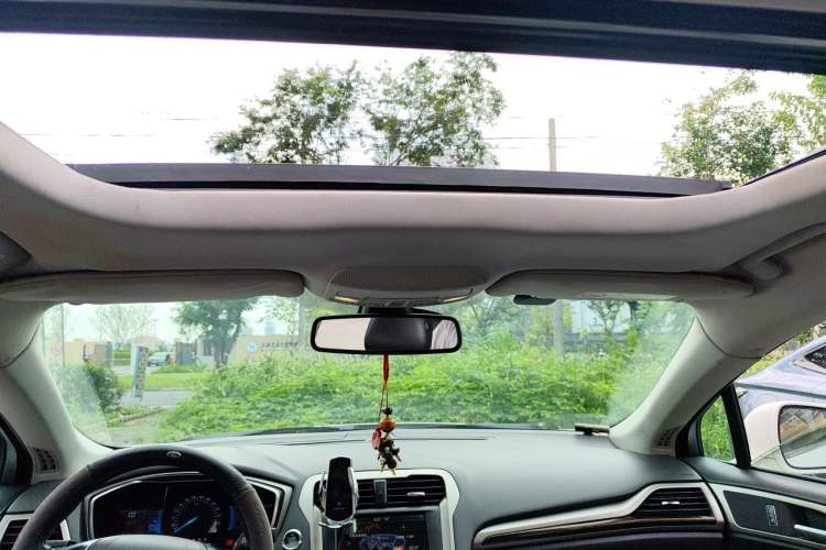 Used Ford Mondeo 2013 2.0L GTDi 200 Luxury Model Headliner
