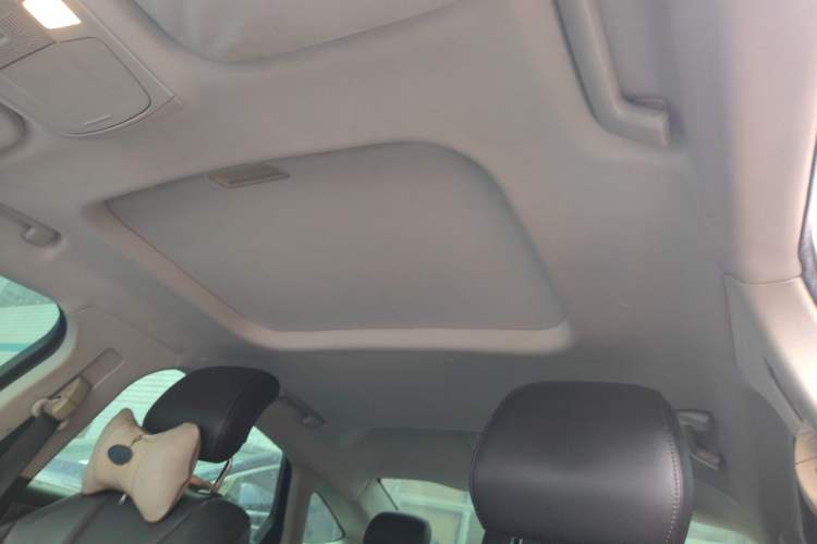 Used Ford Mondeo 2013 2.0L GTDi240 Luxury Sport Model Headliner
