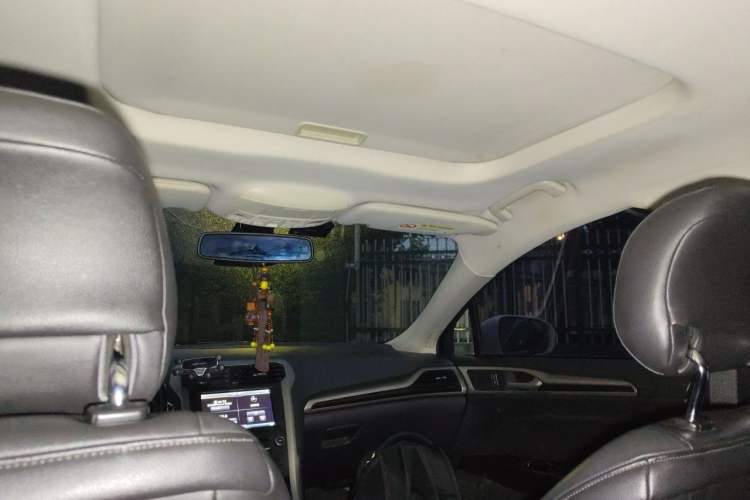 Used Ford Mondeo 2013 2.0L GTDi 200 Luxury Model Headliner