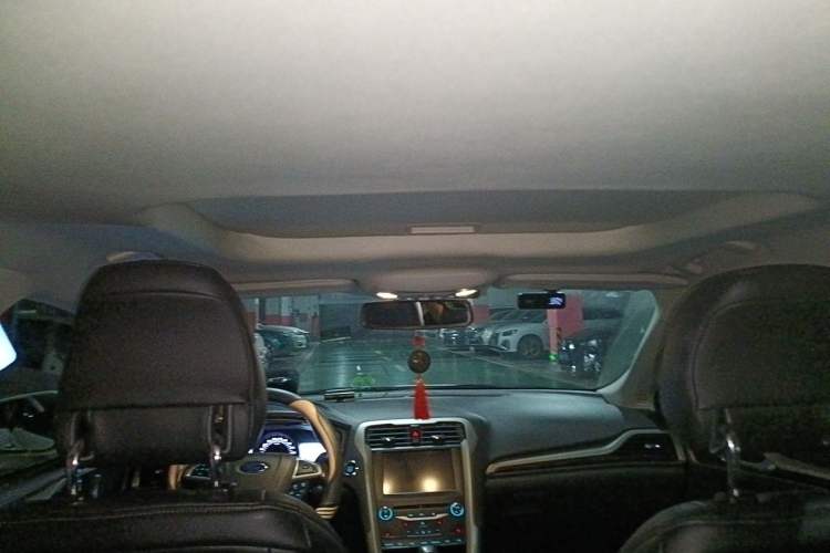 Used Ford Mondeo 2013 2.0L GTDi 200 Luxury Model Headliner