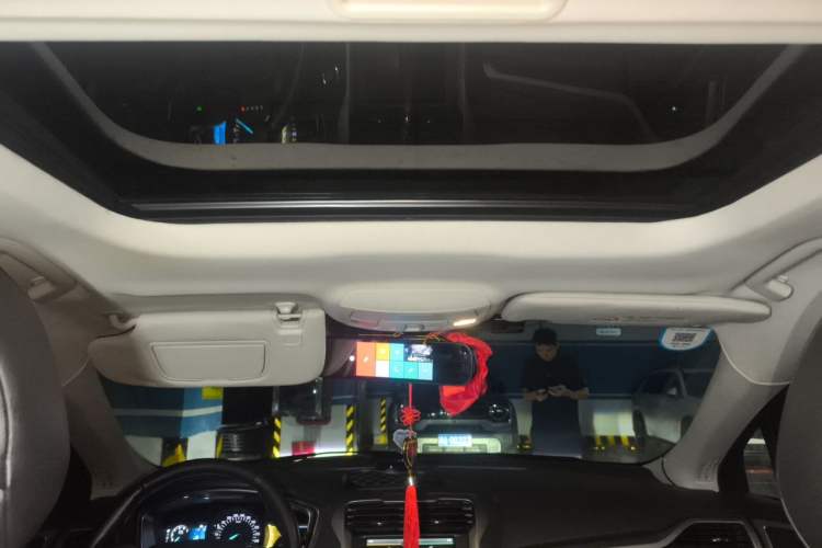 Used Ford Mondeo 2013 2.0L GTDi 200 Luxury Model Headliner