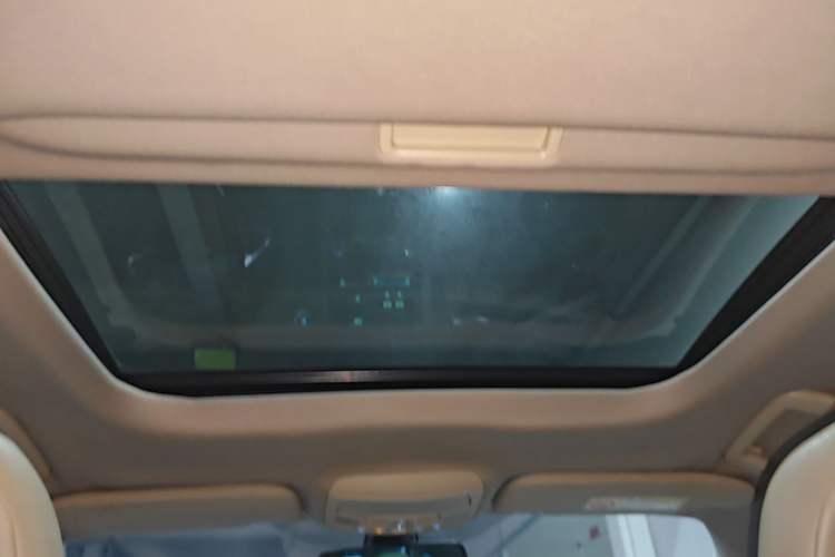 Used Ford Mondeo 2013 2.0L GTDi 200 Luxury Model Headliner