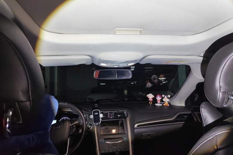 Used Ford Mondeo 2013 2.0L GTDi 200 Luxury Model Headliner