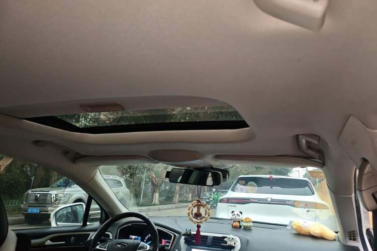 Used Ford Mondeo 2013 2.0L GTDi 200 Luxury Model Headliner
