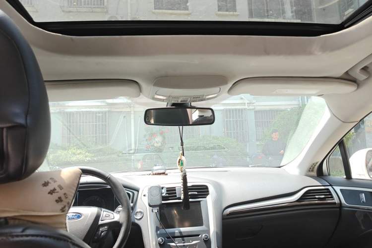 Used Ford Mondeo 2013 2.0L GTDi 200 Luxury Model Headliner