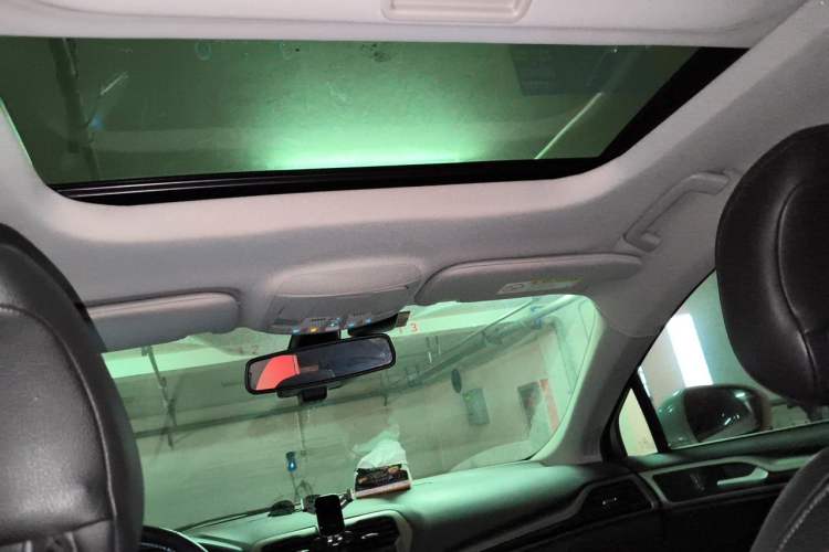 Used Ford Mondeo 2013 2.0L GTDi 200 Luxury Model Headliner