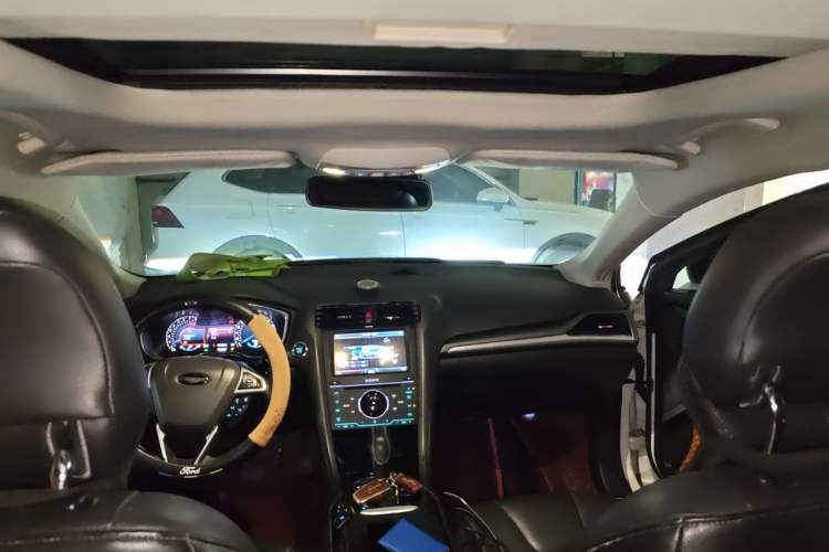 Used Ford Mondeo 2013 2.0L GTDi240 Luxury Sport Model Headliner