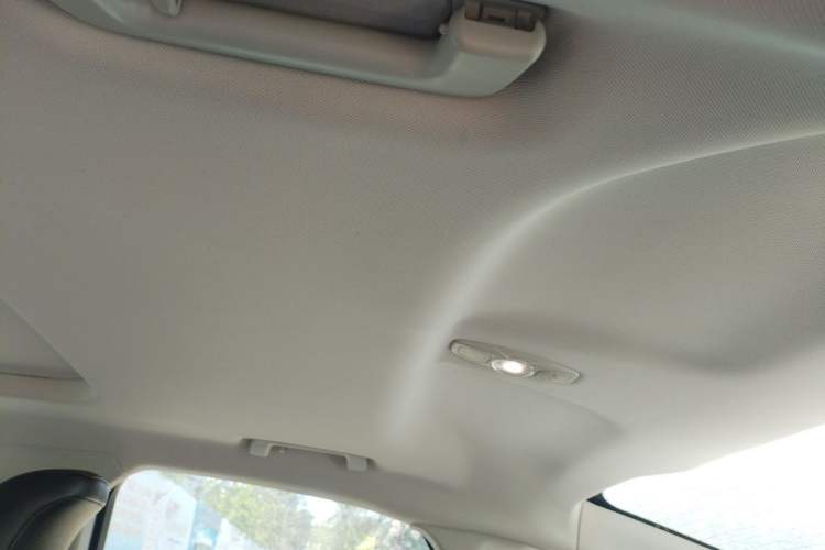 Used Ford Mondeo 2013 2.0L GTDi 200 Luxury Model Headliner