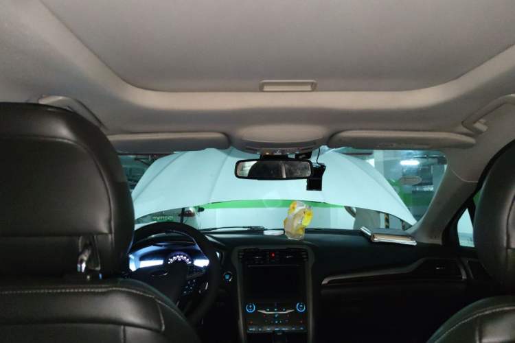 Used Ford Mondeo 2013 2.0L GTDi 200 Luxury Model Headliner