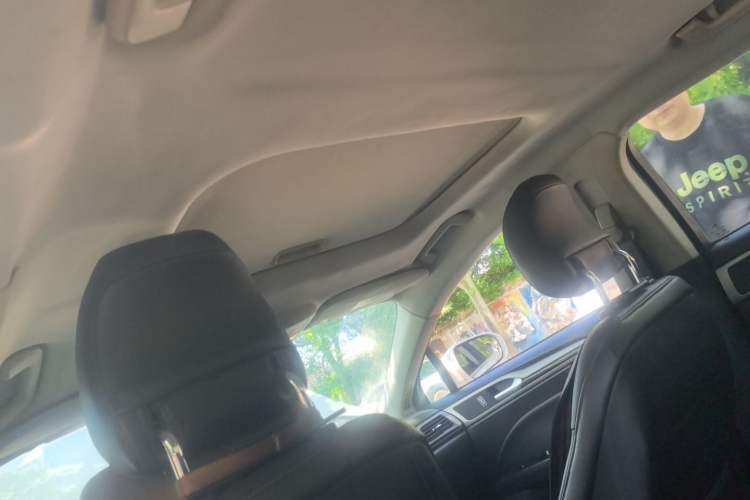 Used Ford Mondeo 2013 2.0L GTDi 200 Luxury Model Headliner