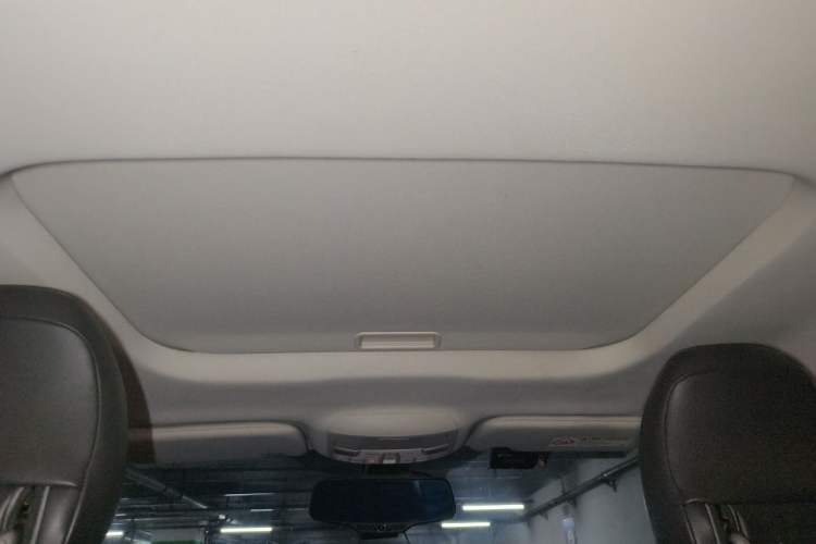 Used Ford Mondeo 2013 2.0L GTDi 200 Luxury Model Headliner