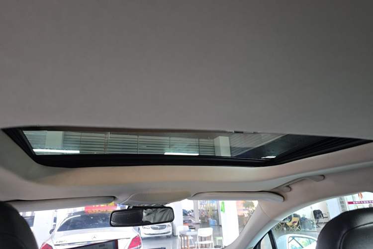 Used Ford Mondeo 2013 2.0L GTDi 200 Luxury Model Headliner