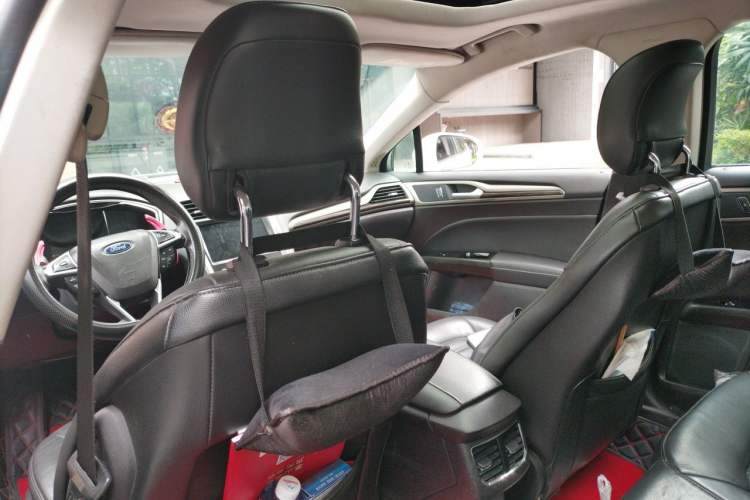 Used Ford Mondeo 2013 2.0L GTDi 200 Luxury Model Headliner