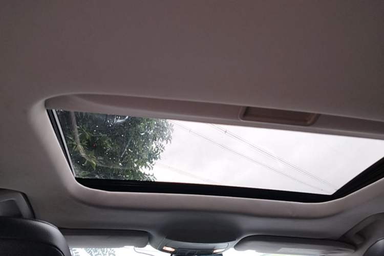 Used Ford Mondeo 2013 2.0L GTDi 200 Luxury Model Headliner