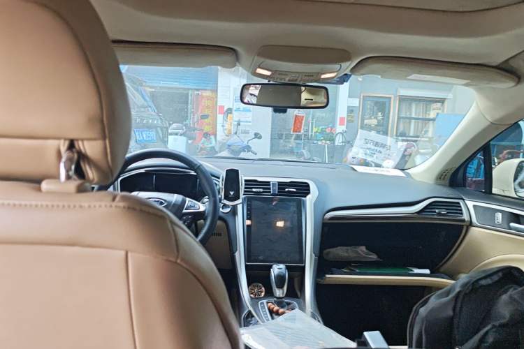 Used Ford Mondeo 2013 2.0L GTDi 200 Fashion Edition Headliner