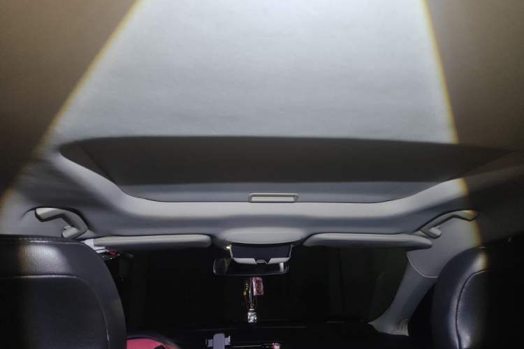 Used Ford Mondeo 2013 2.0L GTDi 200 Luxury Model Headliner