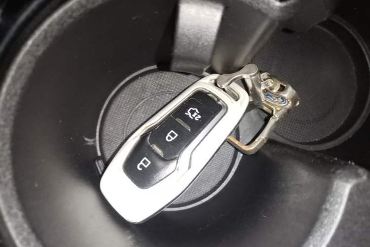 Used Ford Mondeo 2013 2.0L GTDi 200 Fashion Edition Interior 1