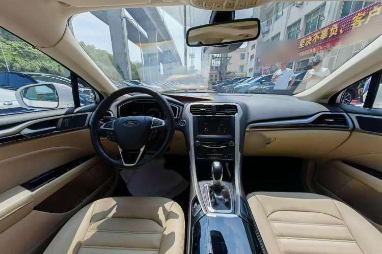 Used Ford Mondeo 2013 2.0L GTDi 200 Luxury Model Interior 1
