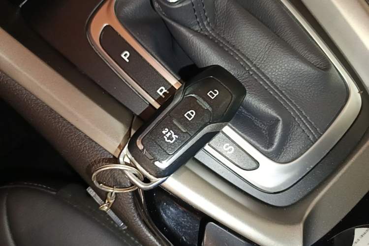 Used Ford Mondeo 2013 2.0L GTDi 200 Fashion Edition Interior 1