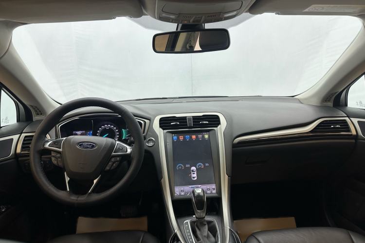 Used Ford Mondeo 2013 2.0L GTDi 200 Fashion Edition Interior 1