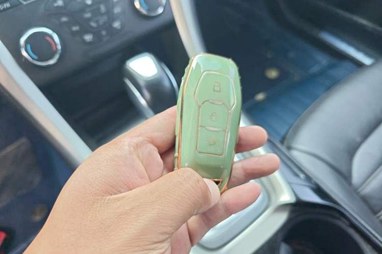 Used Ford Mondeo 2013 2.0L GTDi 200 Fashion Edition Interior 1