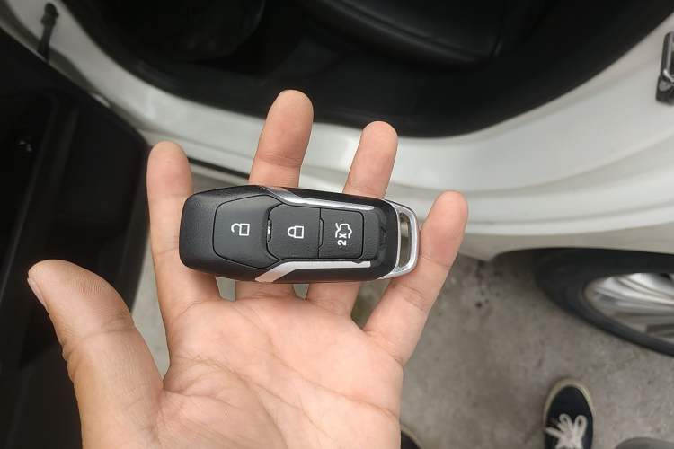 Used Ford Mondeo 2013 2.0L GTDi 200 Luxury Model Interior 1