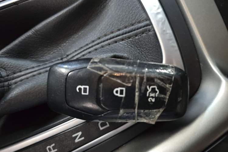 Used Ford Mondeo 2013 2.0L GTDi 200 Luxury Model Interior 1