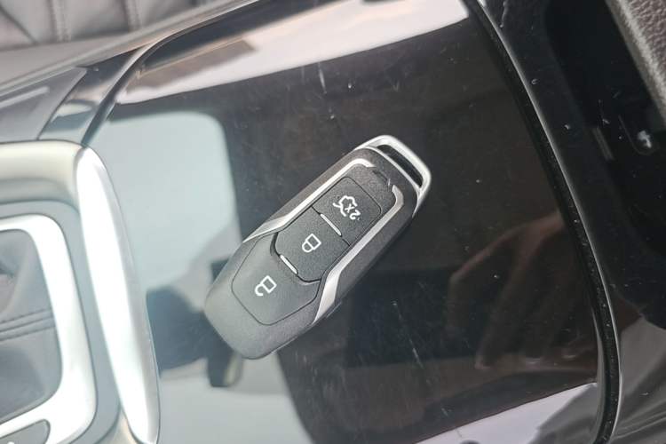 Used Ford Mondeo 2013 2.0L GTDi 200 Luxury Model Interior 1