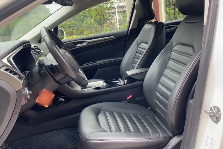 Used Ford Mondeo 2013 2.0L GTDi 200 Fashion Edition Interior 2