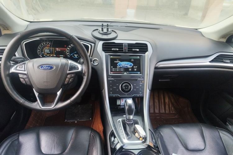 Used Ford Mondeo 2013 2.0L GTDi240 Luxury Sport Model Interior 2