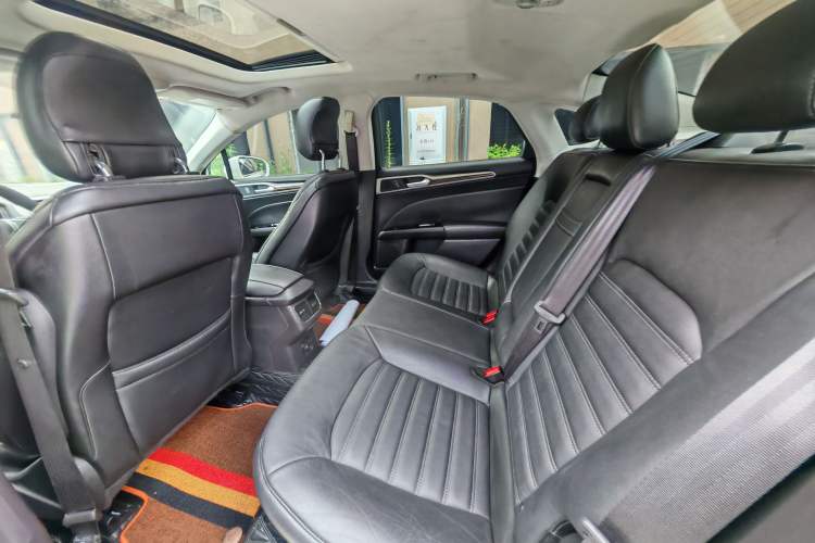 Used Ford Mondeo 2013 2.0L GTDi 200 Fashion Edition Interior 2