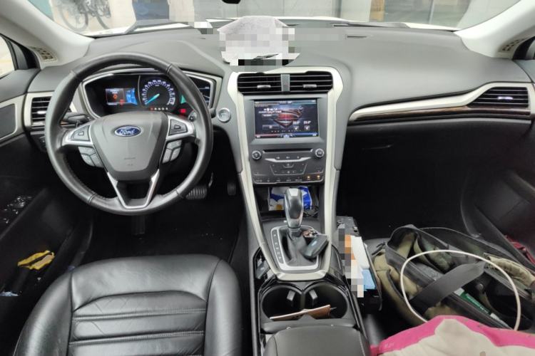 Used Ford Mondeo 2013 2.0L GTDi 200 Luxury Model Interior 2
