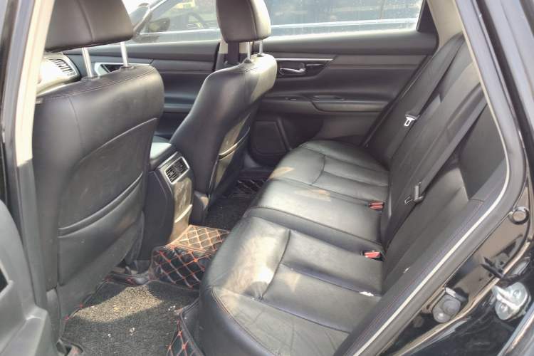 Used Ford Mondeo 2013 2.0L GTDi240 Luxury Sport Model Interior 2