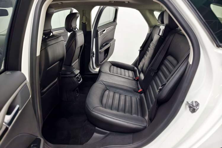 Used Ford Mondeo 2013 2.0L GTDi 200 Fashion Edition Interior 2